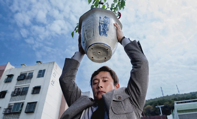 Filmempfehlung: SILVESTER-PREVIEW: NO OTHER CHOICE (OmU) 